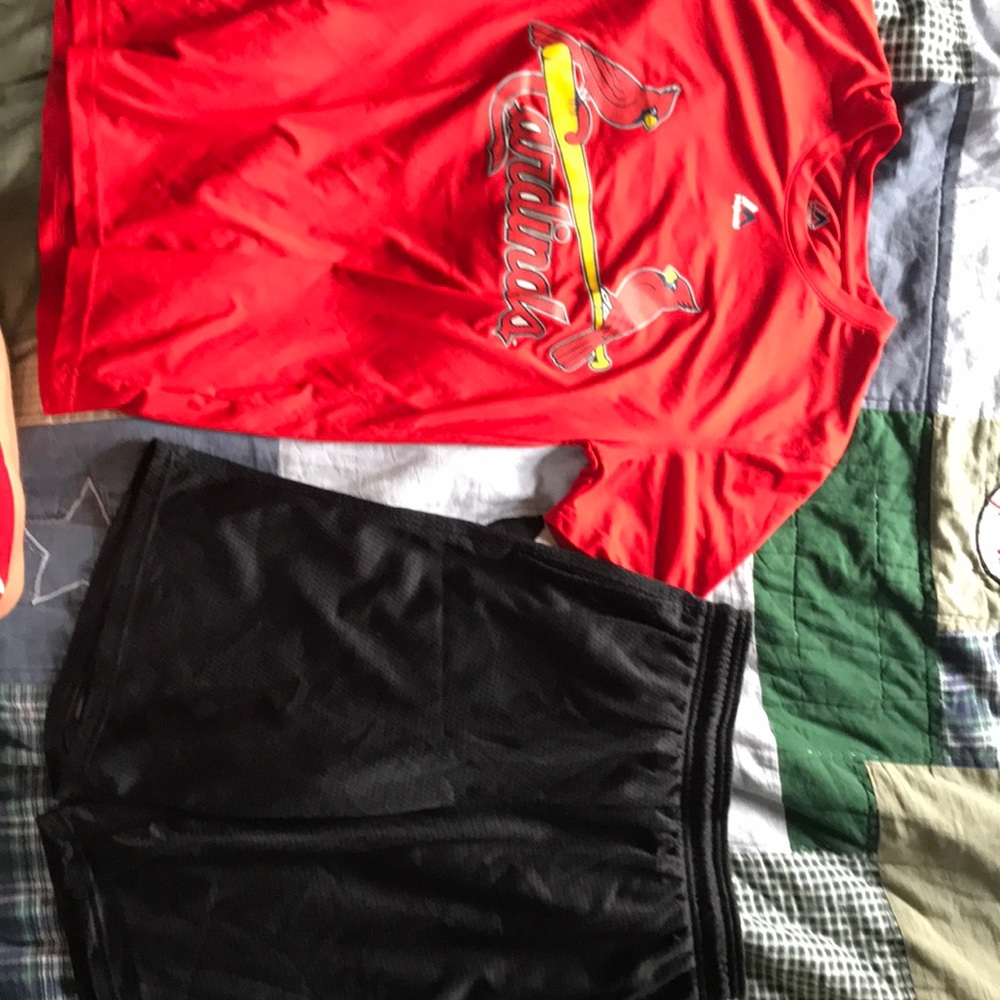Yadier Molina t-shirt with Reebok black shorts